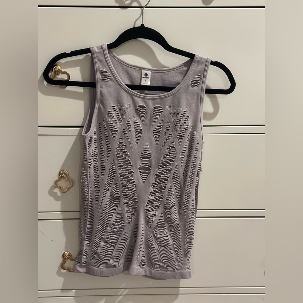 Cute workout top!